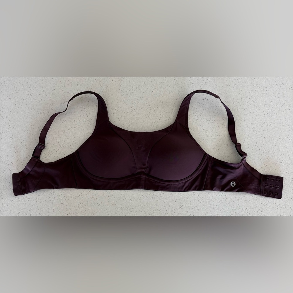 Women’s 32D Lululemon Bra